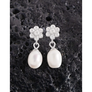 Boucles d'oreilles fleur en argent S925 avec perles d'eau douce sur pierre noire