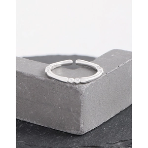 Bague ouverte en argent sterling S925 au design bambou avec une finition polie miroir
