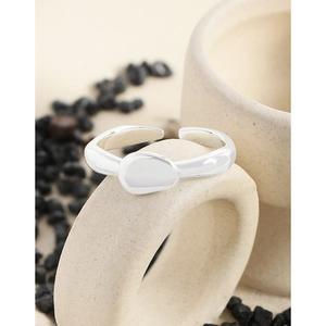 Minimalist S925 sterling silver irregular lava ring with polished mirror finish for women