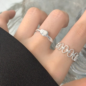 Minimalist S925 sterling silver ring set featuring a bean motif and chain link design