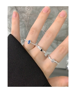 Detailansicht von S925 Sterling Silber Ringen mit blauen, schwarzen und klaren Zirkonia