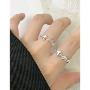 Minimalist S925 sterling silver heart and bubble open rings on model hand