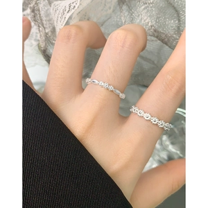 S925 sterling silver floral ring set with delicate daisy pattern for women in silver color