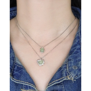 Collier double rang en argent S925 avec pendentifs en cristal et texture plissée chic