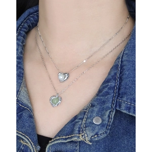 Colliers superposés en argent S925 avec pendentifs cœur en perle et pierre verte de luxe