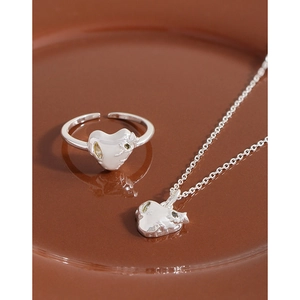 S925 silver liquid heart ring and necklace set with zircon on dark tray