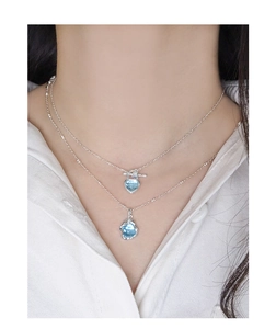 Détails du collier double couche en argent S925 avec pendentifs cœur et cristal bleu
