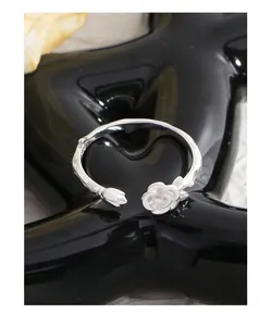 Detailed macro view of S925 sterling silver rose flower ring showing petal textures