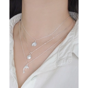 Collier triple rang en argent S925 avec pendentifs dauphin et coquille d'escargot