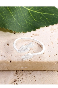 Detailed macro view of S925 sterling silver wheat leaf adjustable open ring