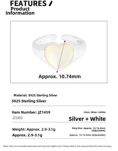 Dettaglio dell'anello a cuore in argento S925 da 10,74 mm con fascia regolabile