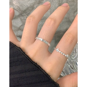 S925 sterling silver ring set featuring irregular wave texture and heart bead design
