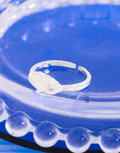 Detailed macro view showing the S925 sterling silver hallmark inside the star ring