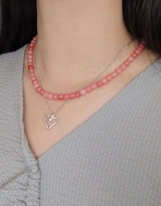 Detailed layered look of pink agate beaded necklace with S925 silver heart pendant