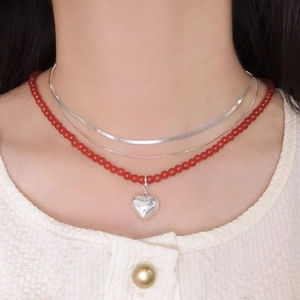 Collier à trois couches en argent S925 avec perles d'agate rouge et pendentif cœur