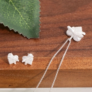Parure élégante en argent S925 avec pendentifs cœur à nœud et boucles d'oreilles