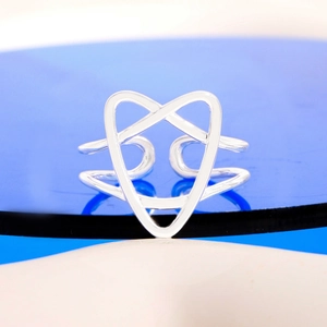 Minimalistischer S925 Silberring mit hohlem Herz-Design und geometrischer Form für Damen