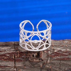 Anello in maglia a forma di cuore traforato in argento sterling S925 con fascia aperta
