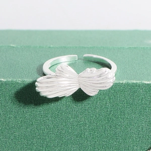 Bague nœud en argent sterling S925 avec texture plissée et anneau ajustable