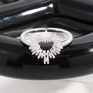 Irregular starburst heart ring in S925 sterling silver with adjustable open design