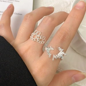 Minimalist S925 sterling silver heart ring set with irregular ray design for women