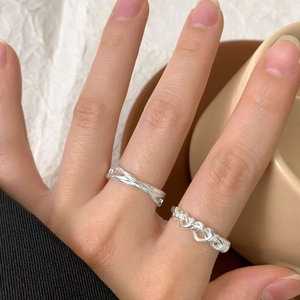 S925 sterling silver irregular intertwined rings set with minimalist twisted cord design