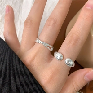 Set di anelli geometrici in argento sterling S925 con finitura lucida a specchio