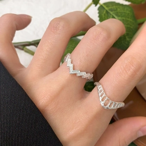 Unregelmäßige V-förmige S925 Sterlingsilber Ringe für Damen im minimalistischen Geometrie-Stil