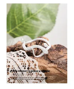 Detailed close-up of S925 sterling silver snake ring showing intricate scale textures