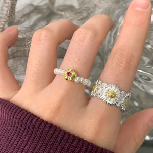 Two-tone S925 sterling silver daisy open ring set with pearl and floral details
