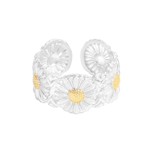 S925 sterling silver daisy open ring with golden accents and polished flower petals