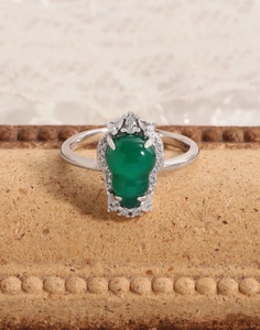Close-up of S925 silver ring featuring a green chalcedony gourd and sparkling zircon