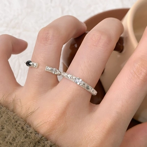 S925 sterling silver snake texture ring with black and white zircon on hand