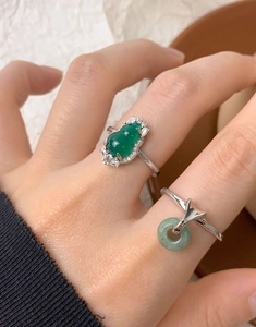 Detail of S925 silver ring featuring green chalcedony gourd and zircon inlay for women