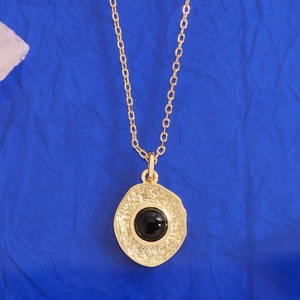 S925 silver irregular gold coin necklace with black agate stone in a vintage design
