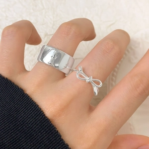 S925 sterling silver bow ring set for women featuring polished wide and twisted bands