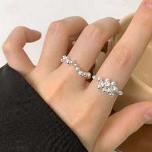 Anelli in argento sterling S925 con perline dal design minimalista a onde e grappoli
