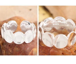 Détail du poinçon en argent sterling S925 sur la face interne de la bague ovale concave