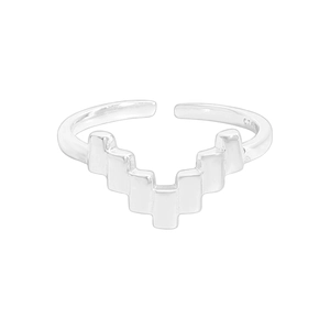 Minimalist S925 sterling silver V-shaped ring with geometric square step design