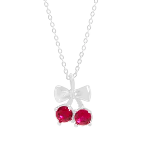 Collier en argent S925 avec pendentif cerise rouge et nœud élégant sur fond blanc