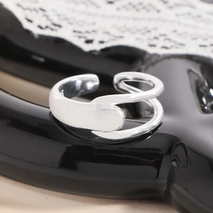 Anello aperto in argento sterling S925 opaco a doppio strato con design a infinito