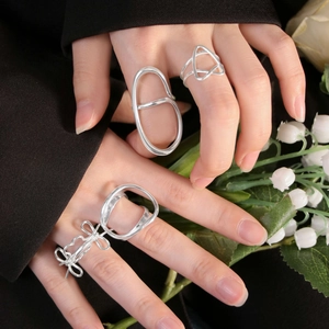 Unregelmäßiges geometrisches Silberring-Set für Damen im minimalistischen S925 Silber-Stil