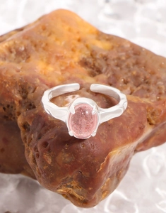 Detailed close-up of S925 sterling silver ring with natural strawberry quartz stone