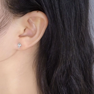 Minimalist S925 sterling silver mushroom stud earrings with shimmering cubic zirconia