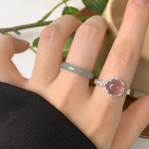 S925 sterling silver strawberry quartz ring set with textured open band and jade ring