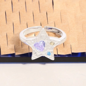 Bague étoile en argent S925 avec zircon cœur violet et pierres latérales colorées