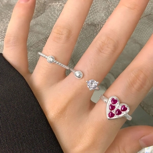 S925 sterling silver rings set with red and white zircons worn on hand for styling
