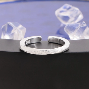 Frosted S925 sterling silver Mobius ring with minimalist adjustable open design for women