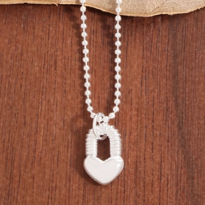 Collier élégant avec pendentif cadenas en cœur en argent sterling 925 sur une chaîne à billes