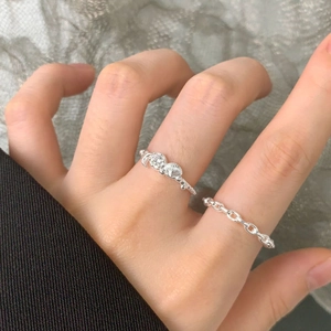 Minimalist S925 sterling silver chain ring set with shell moon and zircon charms